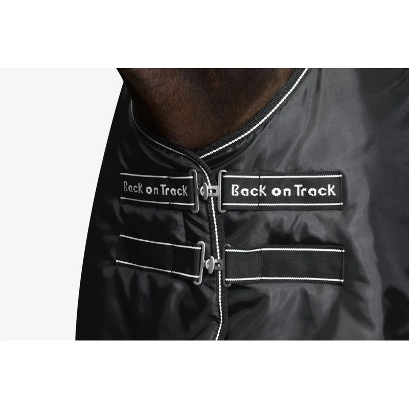 Back On Track Millie Woven Lining Stable Blanket 100g - Black 6 Back On Track Millie Woven Lining Stable Blanket 100g - Black - Image 4