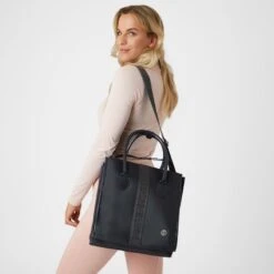 B Vertigo Grooming Tote Bag - Dark Navy -Best Equestrian Supplies 602687 800 800